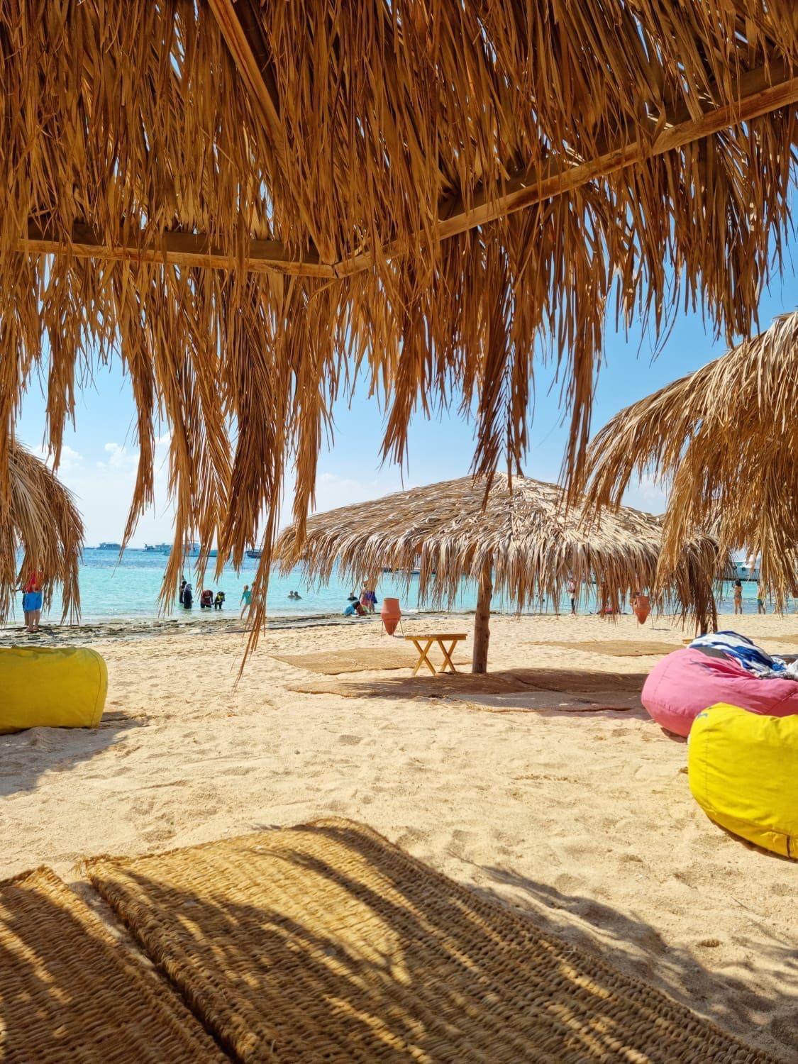 2bed Beachfront On-the-beach Apartament Hurghada